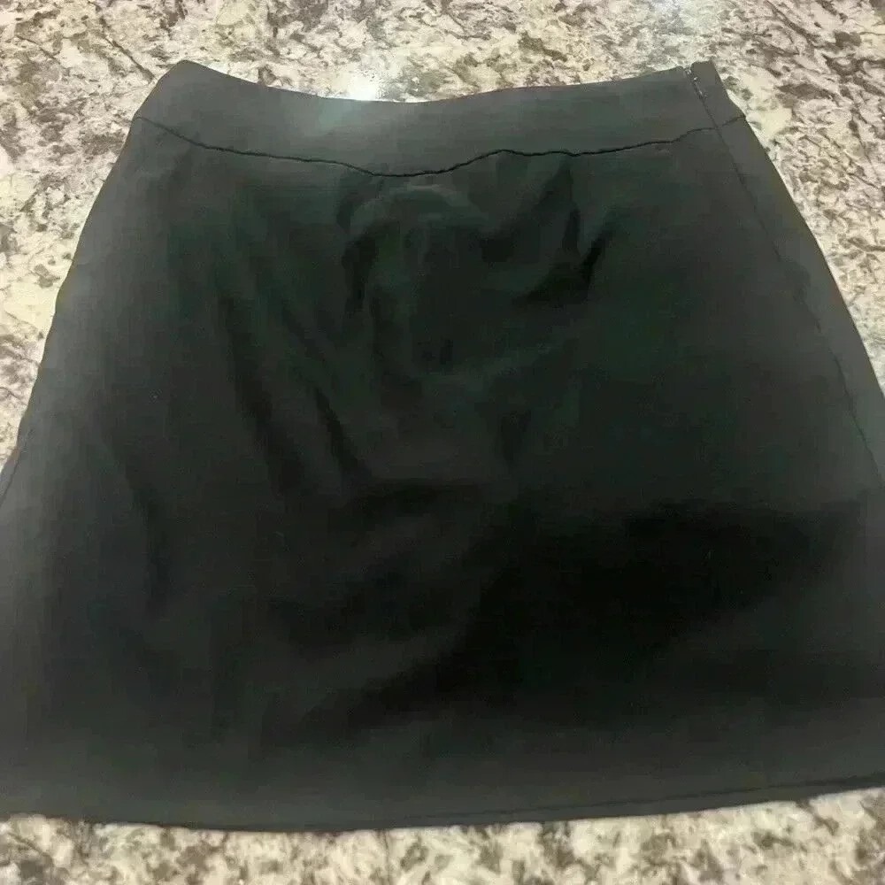 Nike size 2 women's golf skirt with shorts underneath